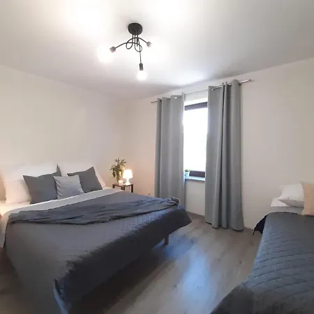 Dom Z Basenem I Widokiem Na *