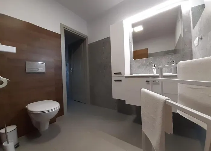 Dom Z Basenem I Widokiem Na Prázdninový dům Radun