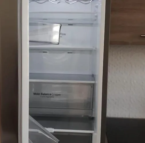 Dom Z Basenem I Widokiem Na *