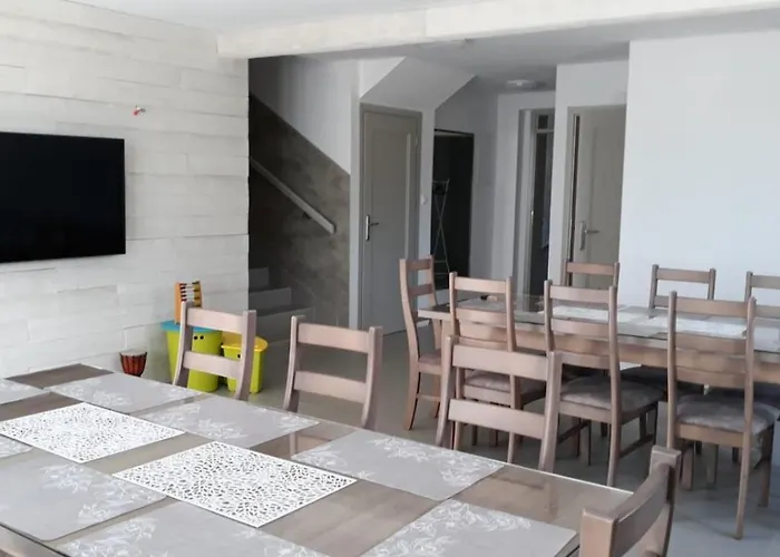 Prázdninový dům Dom Z Basenem I Widokiem Na *