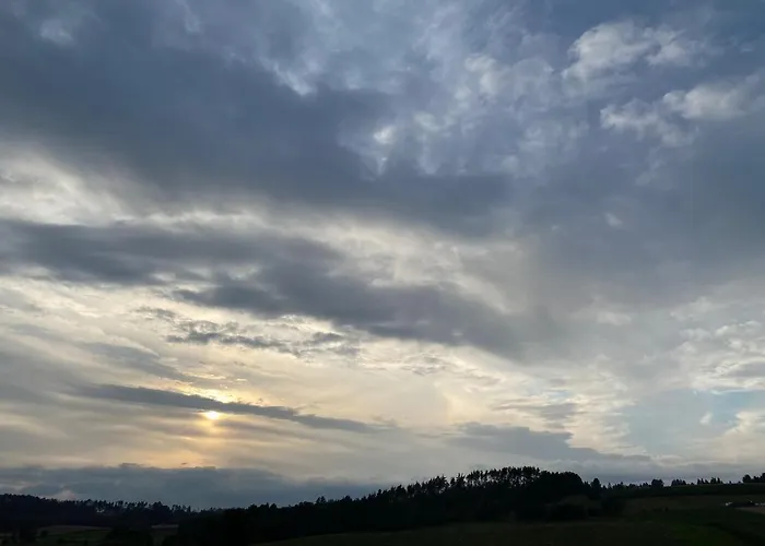 Dom Z Basenem I Widokiem Na łąkę *